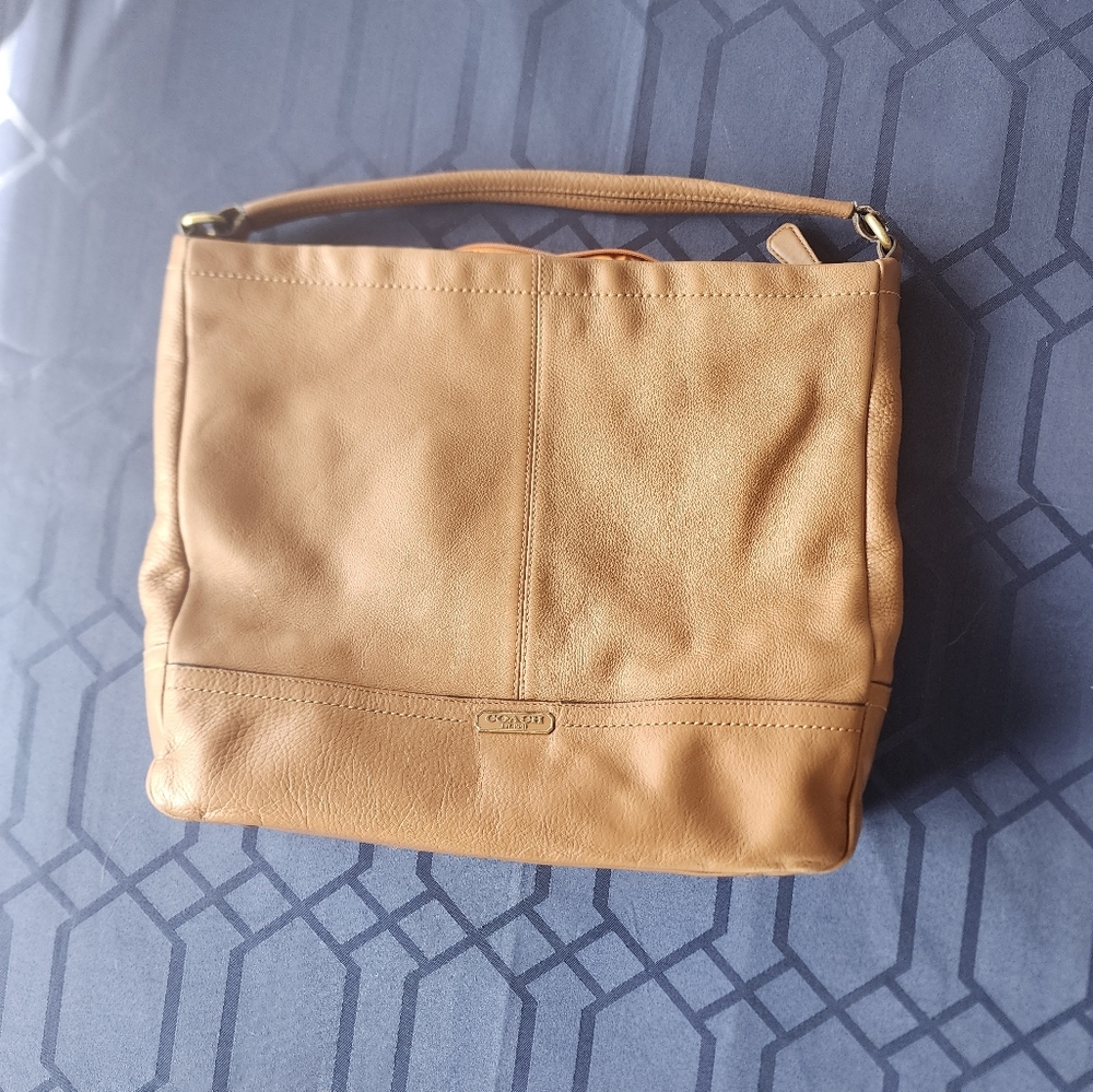 Coach Purse Brown Bag F23293 Pebble Leather Hobo Zip Closure Tan